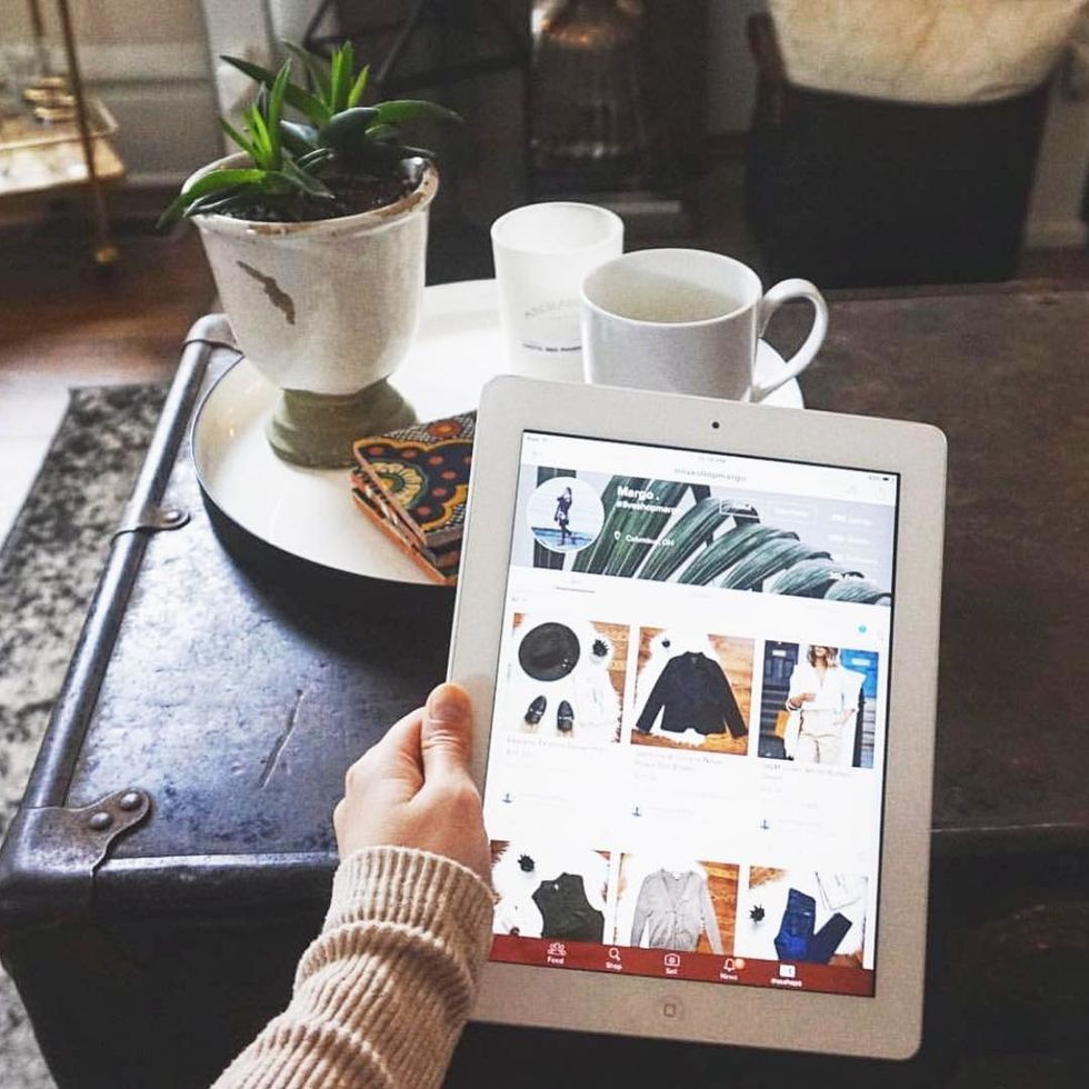 Why Every College Student Should Download The App 'Poshmark'