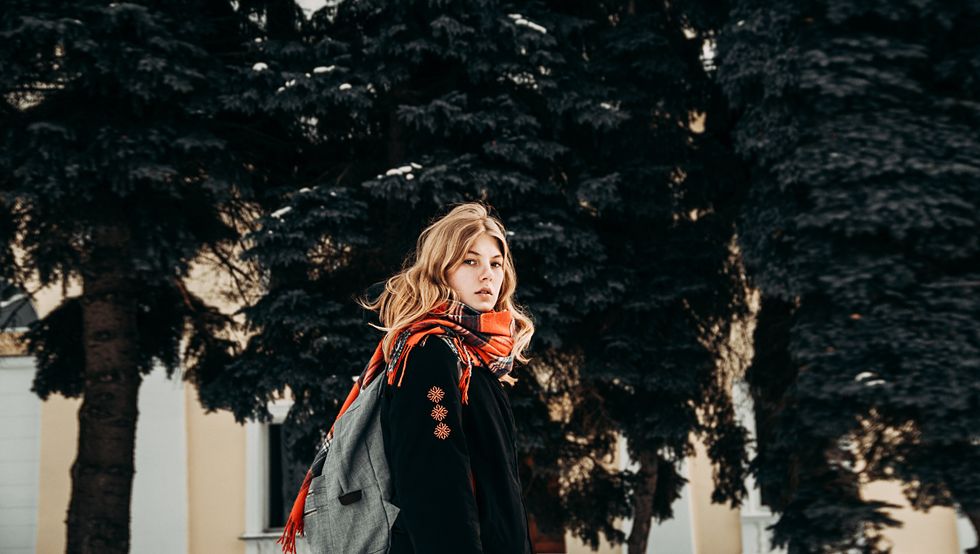 19 Fall-Inspired Ways To Wear Your Scarf This PNW Pumpkin Spice Season