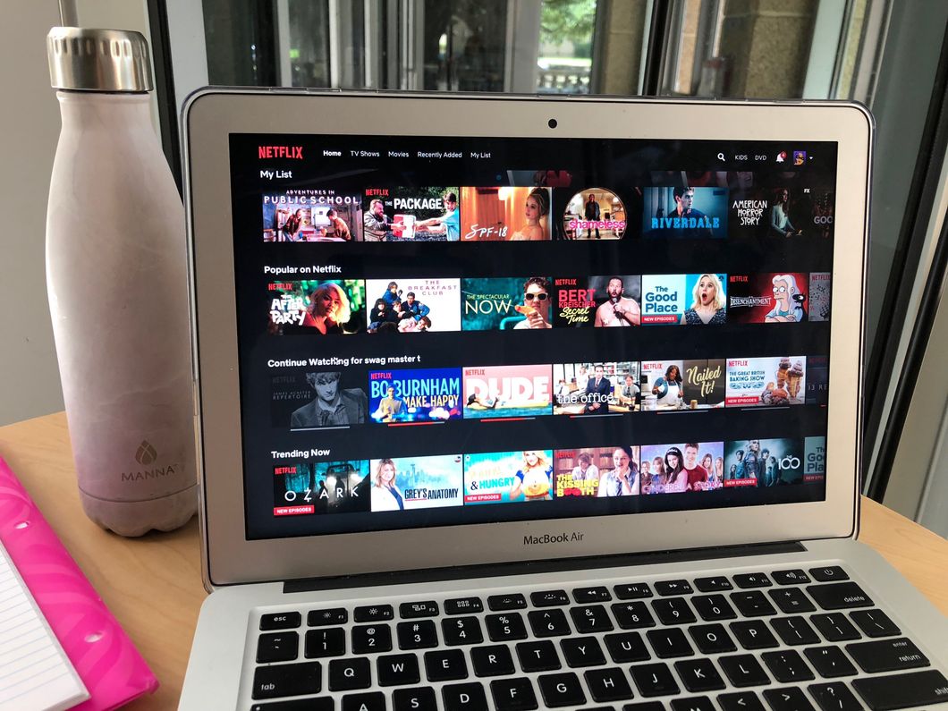 The Ultimate Guide To Binge-Worthy Shows For You And Your Roommate's Ultimate Bonding Sesh