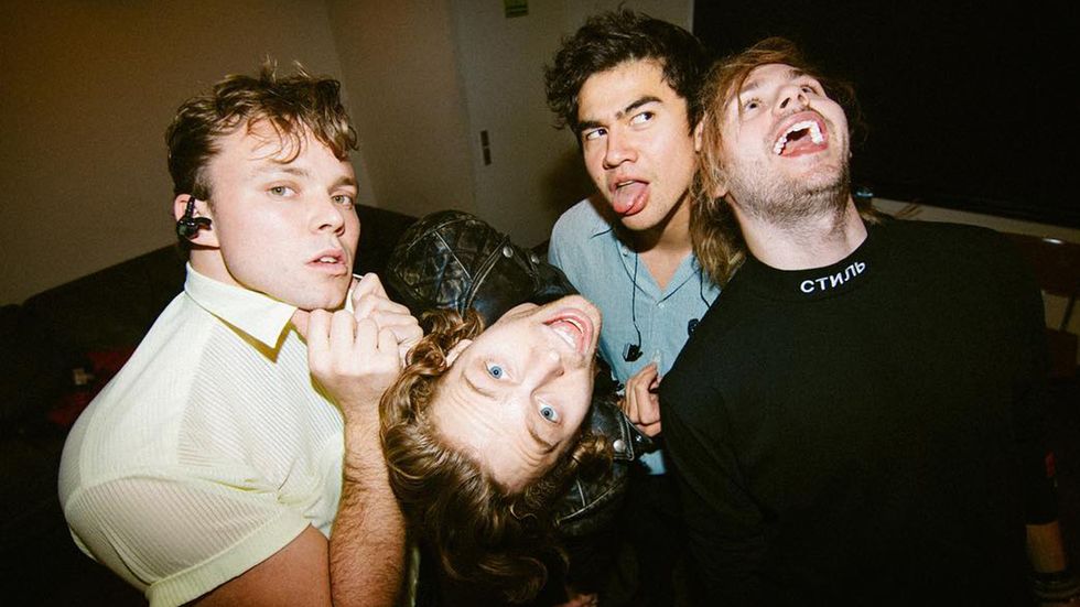 5 Reasons Why I Love 5 Seconds of Summer and You Should Too