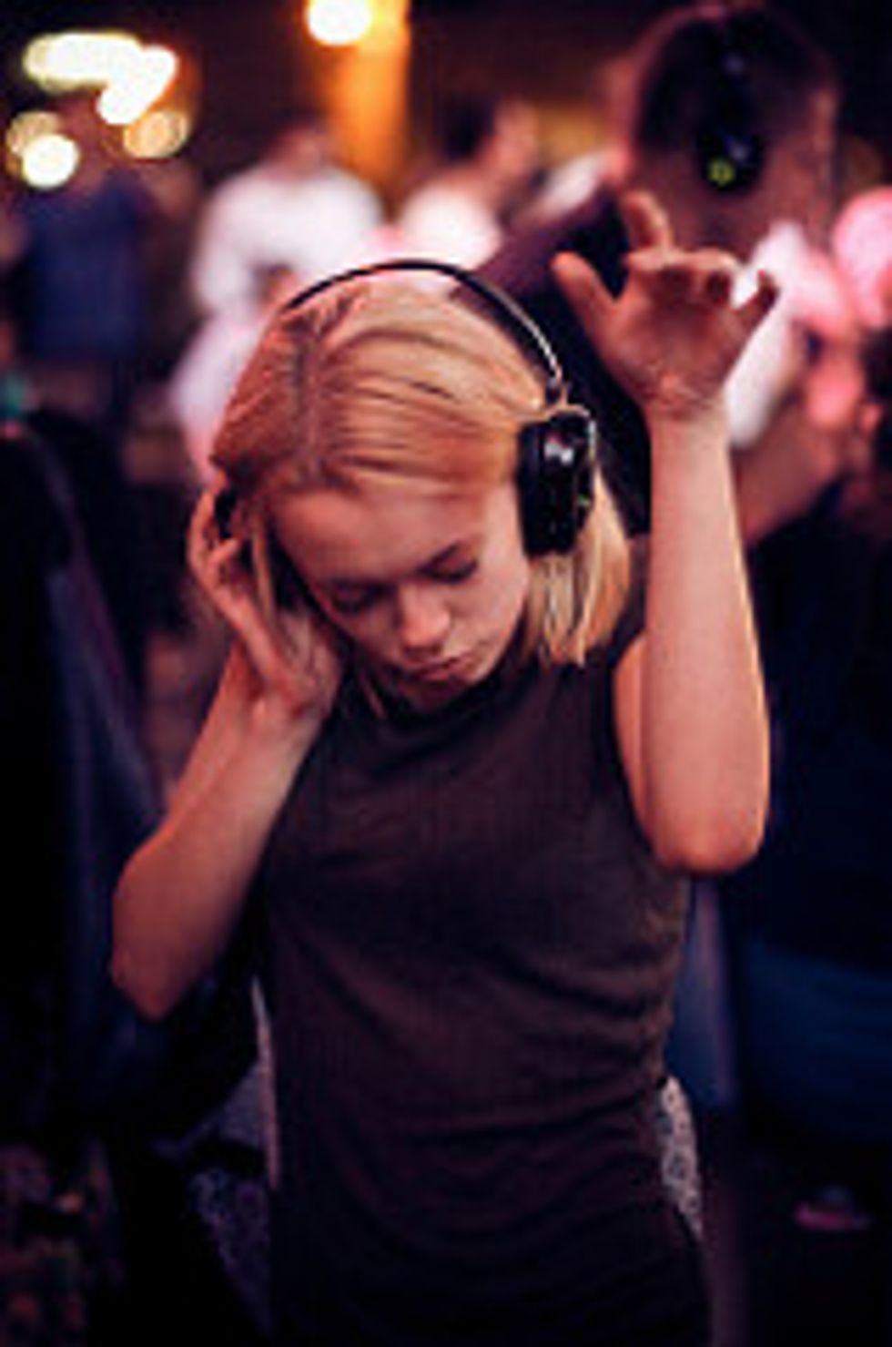 Silent Discos: An Illusion of Independence
