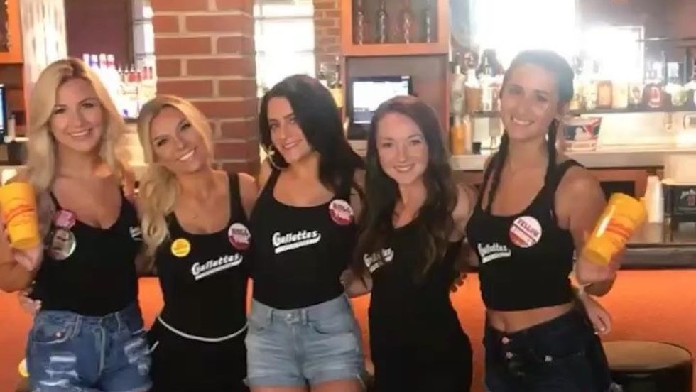 A 21-Year-Old Introvert's First Experience At An Alabama Bar