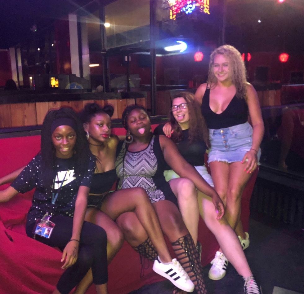 5 Gross Things Girls Do While Getting Ready To Go Out