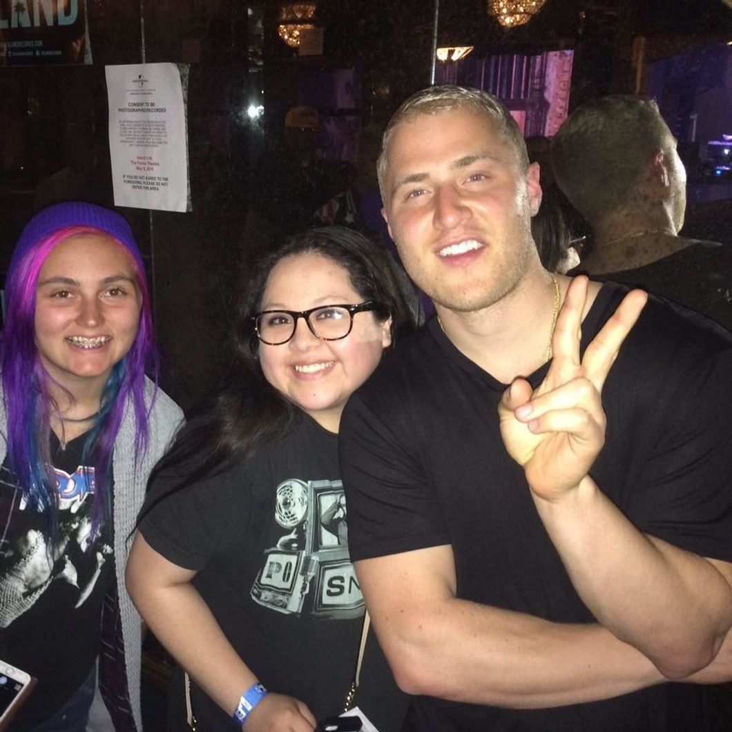 What It's Like To Finally Meet Your Idol