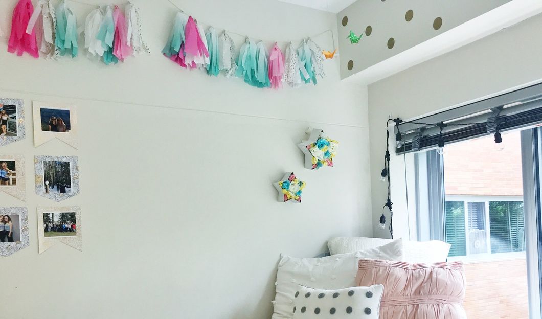 6 Ways To Decorate Your Dorm