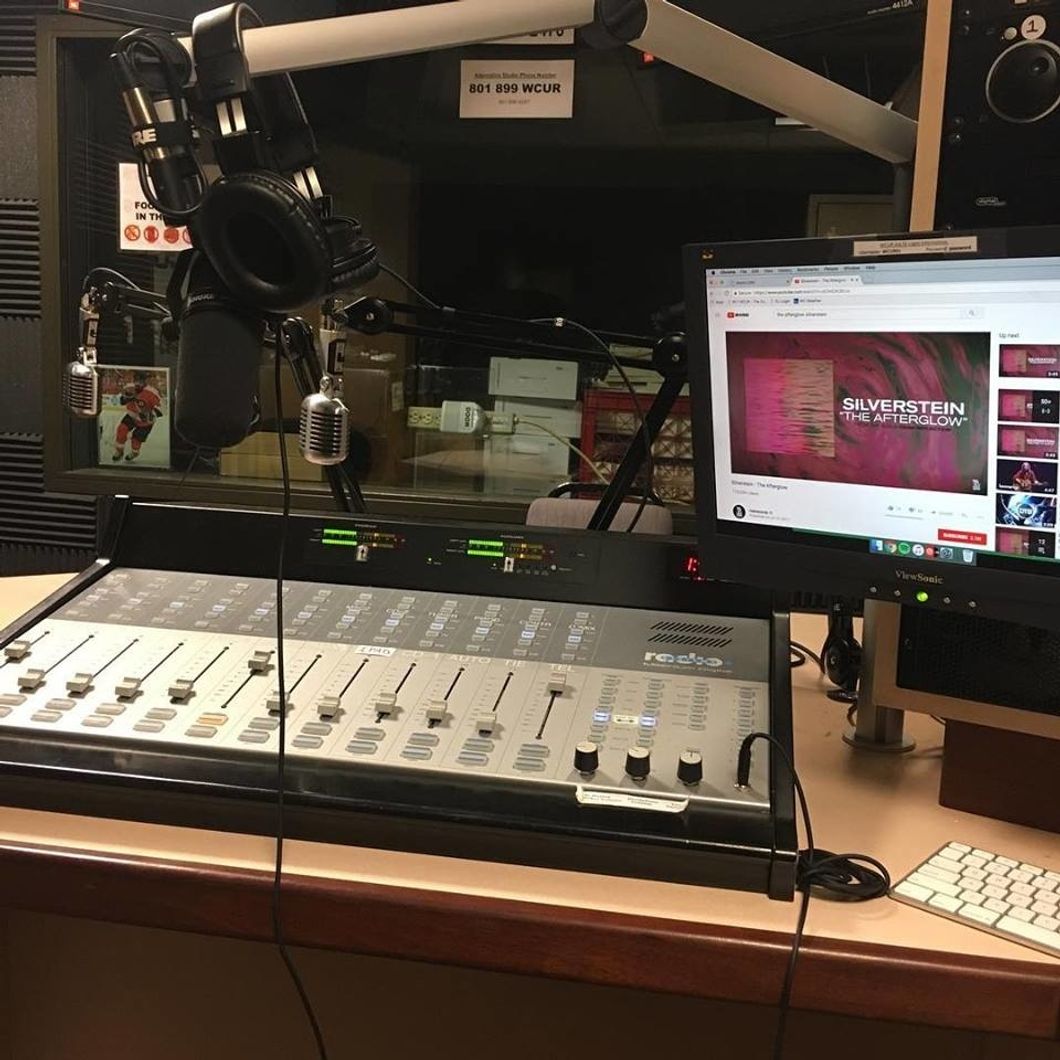 5 Reasons You Should Join Your College Radio Station