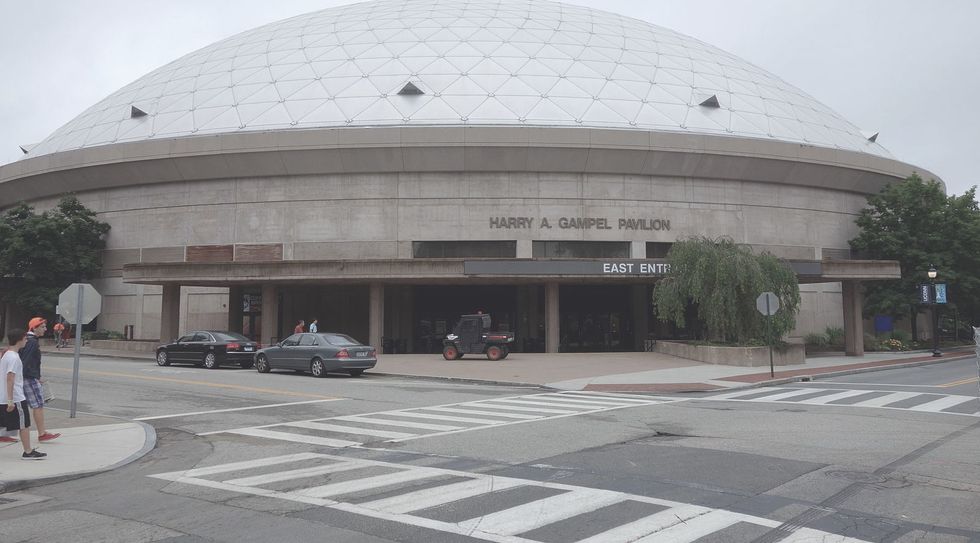 11 Thoughts Every UConn Husky Has When It Rains On Tuesdays