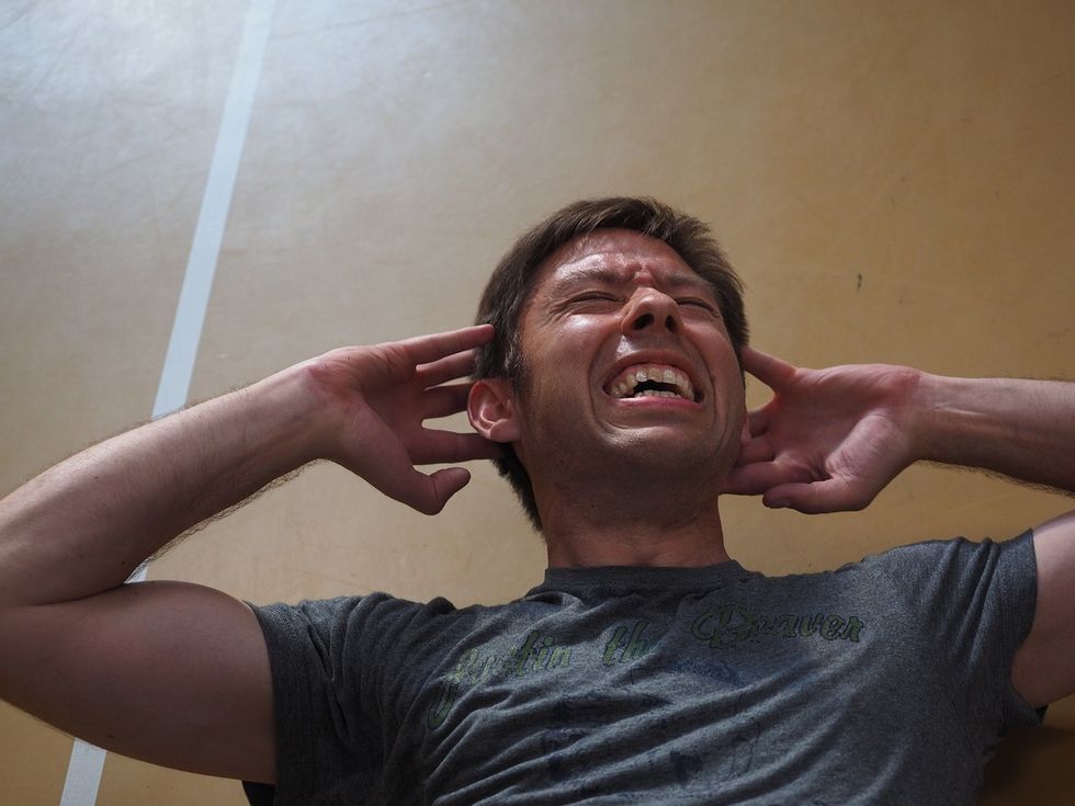 7 Stages Of Sweatiness While Living With No Air Conditioning