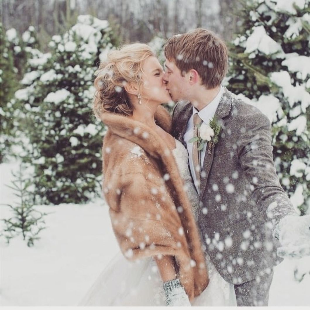 8 Winter Wedding Color Schemes That Will Make You Immediately Want To Tie The Knot Under A Snowy Night Sky