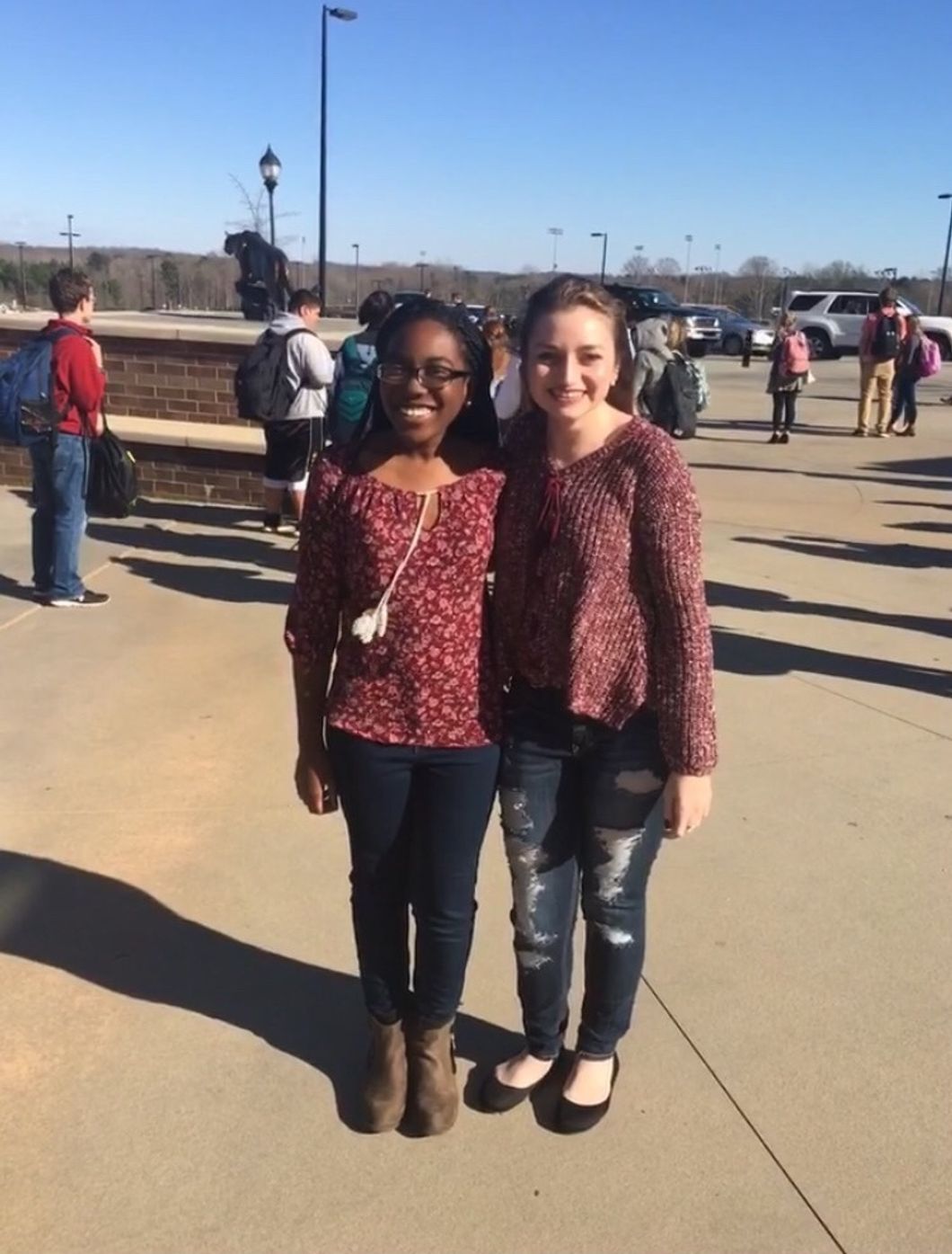 Yes, College Is A New Chapter In Your Life, No, That Doesn't Mean Abandoning Your Old Friends