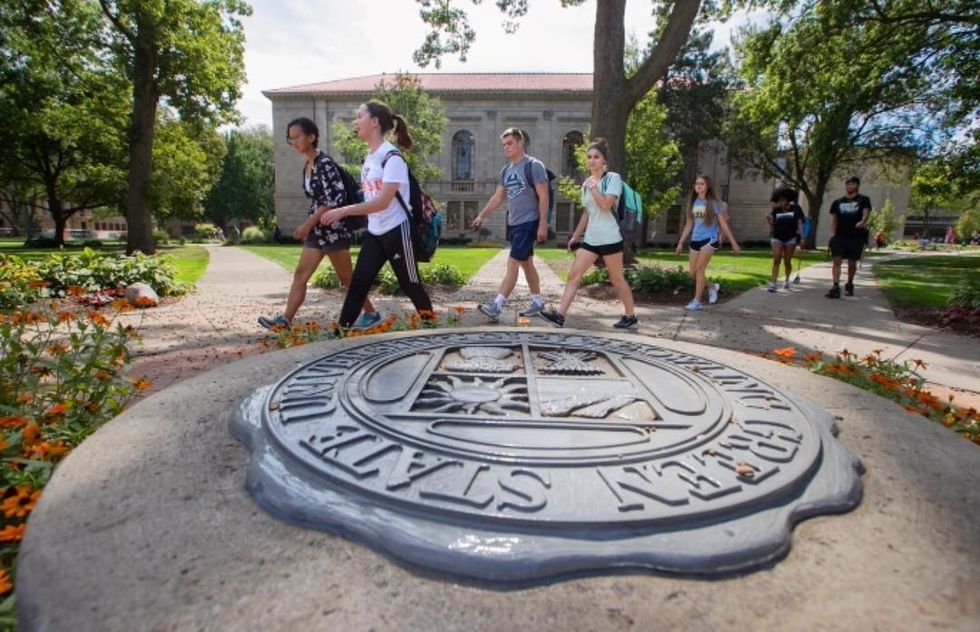 25 Ways To Destress After A Busy AF Week In College