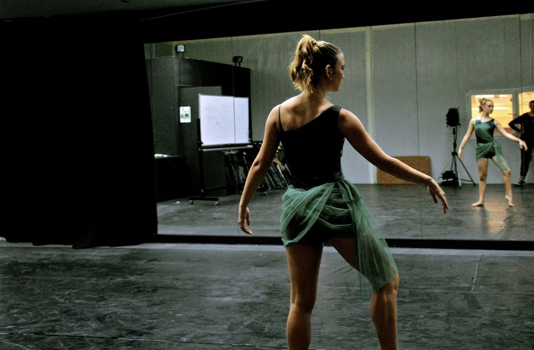 10 Struggles All Muscular Women Understand