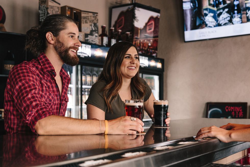 8 Solid Date Ideas For Couples Who Drink Beer