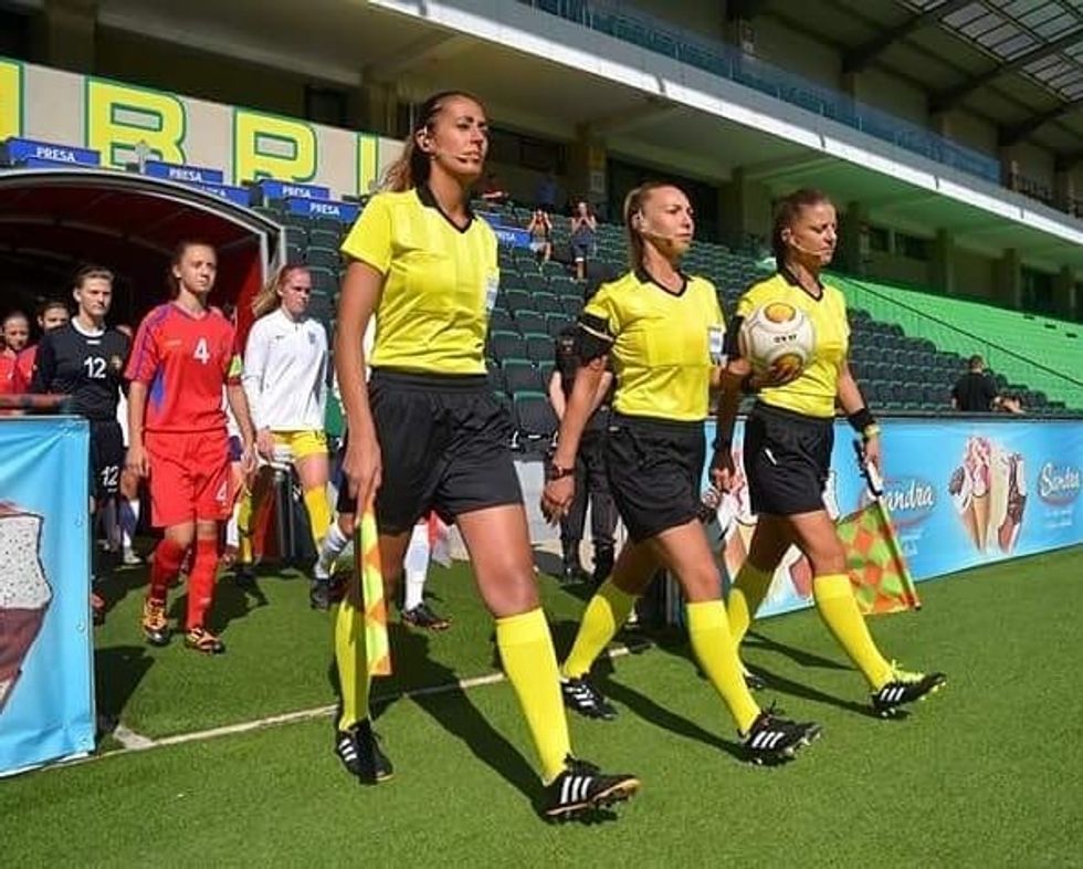 9 Reasons You Should Become A Soccer Referee