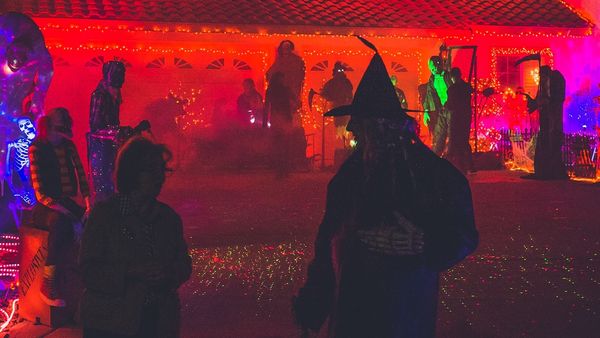 Time To Get Spooky: The 13 Stages Of Transitioning Into October