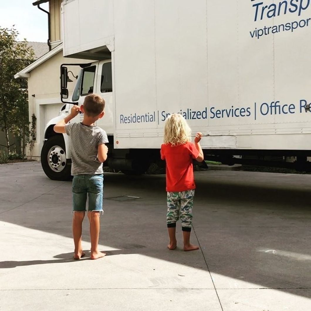 6 Reasons Moving Is The Absolute Worst