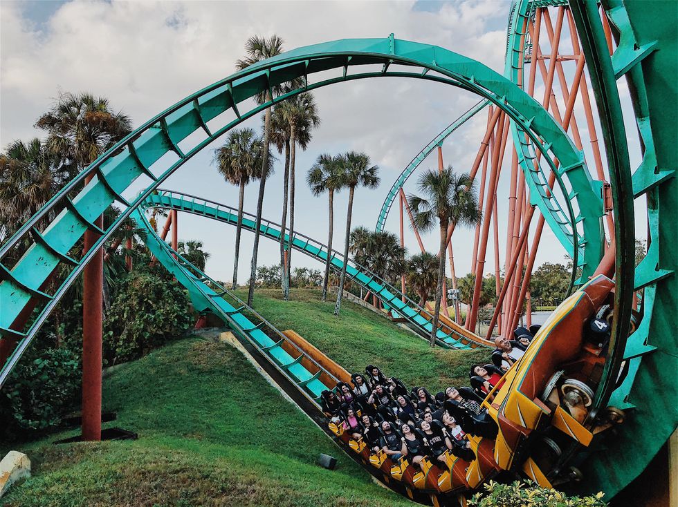 14 Real Confessions Of A Theme Park Employee