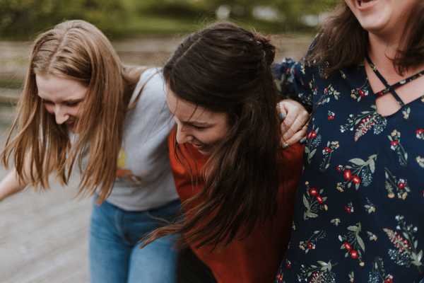 If You Don't Know What To Say, Here's Are 25 Ways To Be There For A Friend Who Needs You