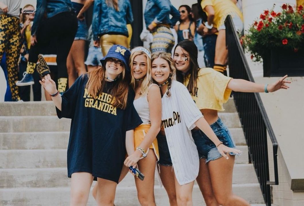 5 Things You Understand If Your College Best Friends Are Your People ​