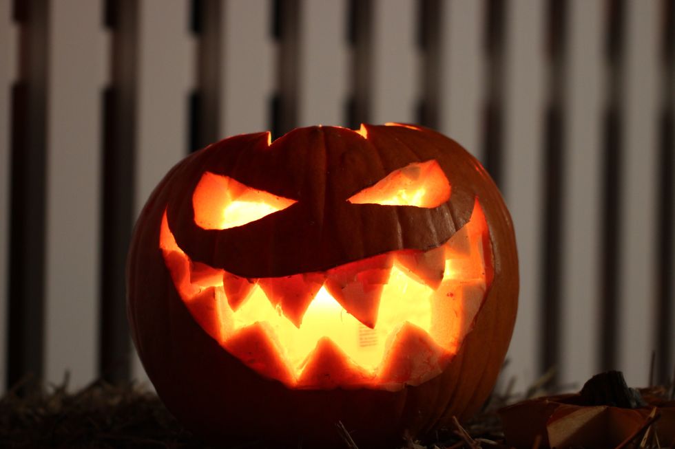 13 Spooky Short Stories To Creep You Out This Halloween