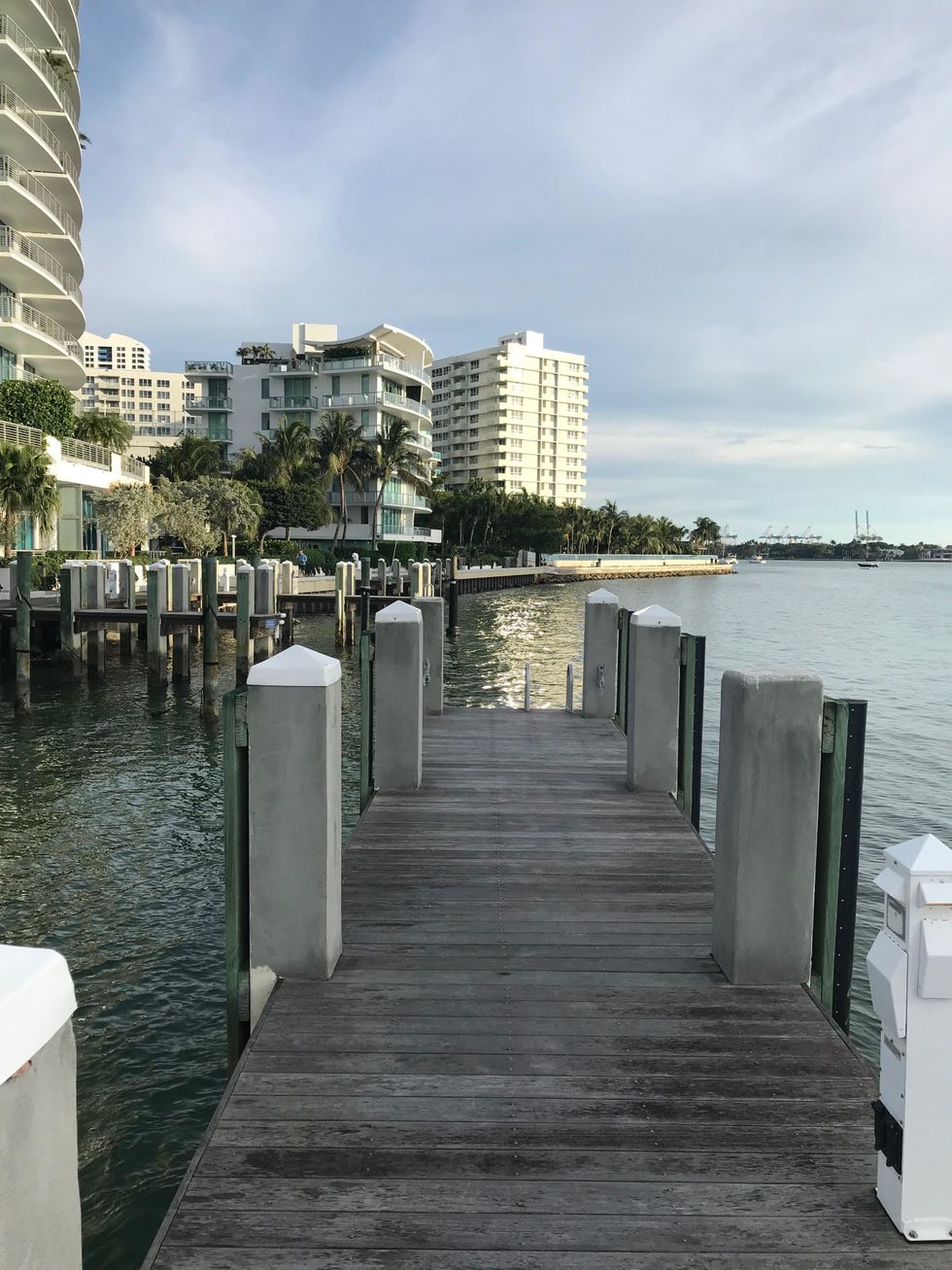 5 Reasons Solo Travelers Should Stay In A Hostel Instead Of A Hotel