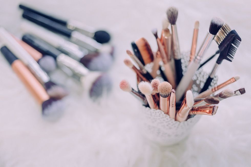 The 5 Stages Every Makeup-Lover Goes Through