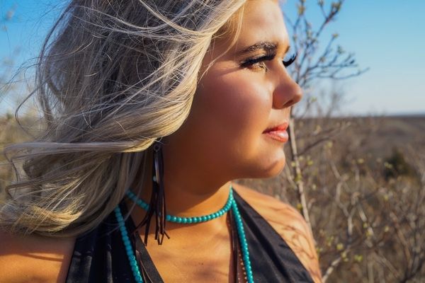 If You're Thinking About Eyelash Extensions, Let Me Give You ALL The Details