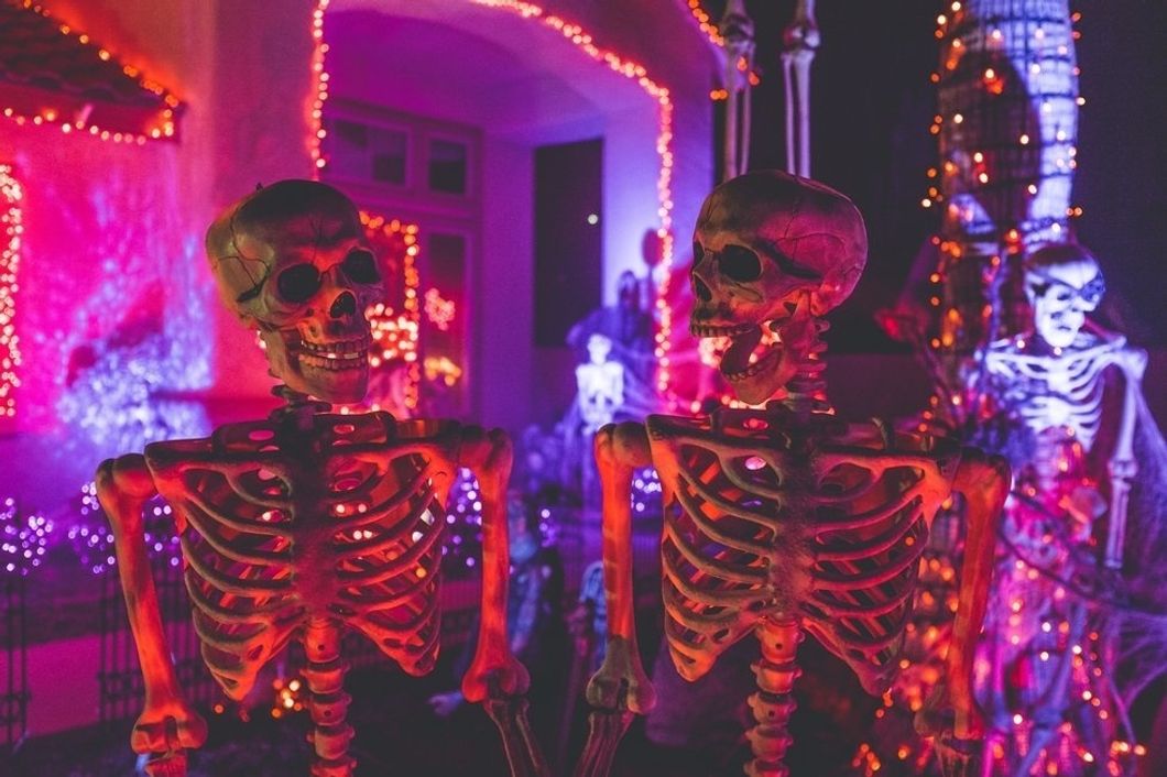 5 Halloween Date Ideas For You And Your 'Boo'