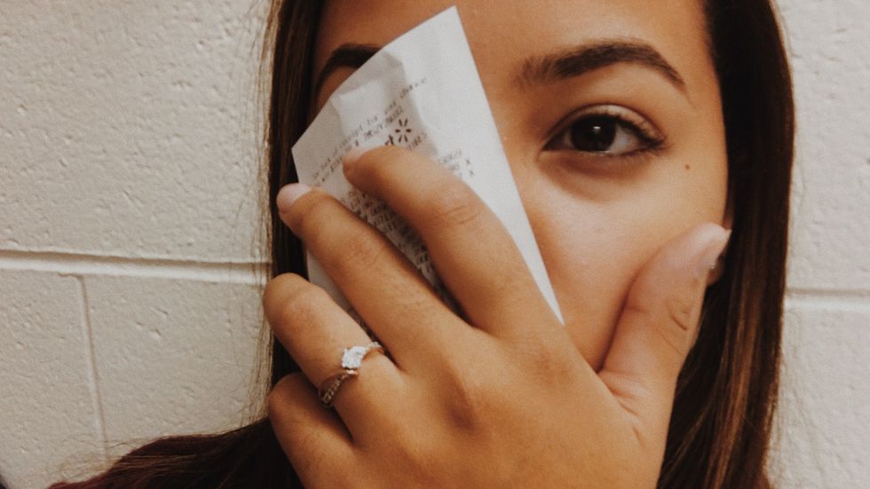 2 Minutes Inside The Head Of An Over-Thinker Shopping At The Grocery Store