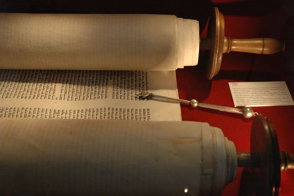 The Fivefold Scroll and its Message