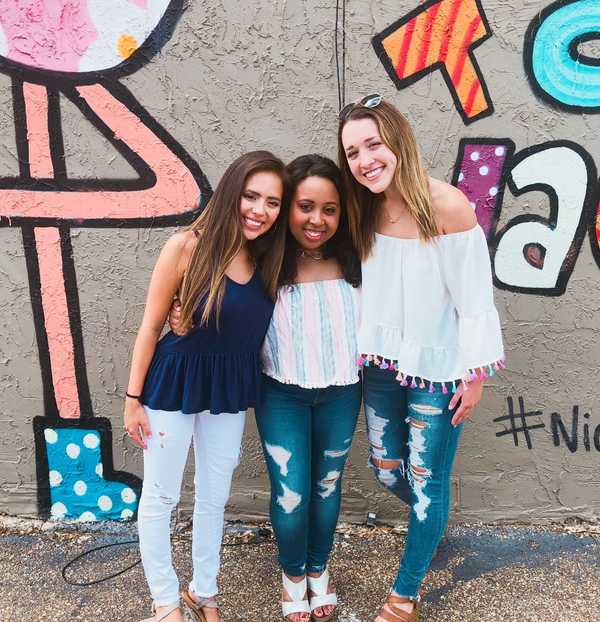 7 Things That Happen When You Find The Flat-Out Perfect College Flatmates