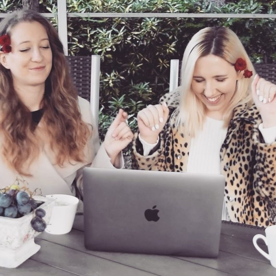 16 Things Girls Who Hate Drama IRL But Live For Seeing Other People’s Drama Online Know All Too Well