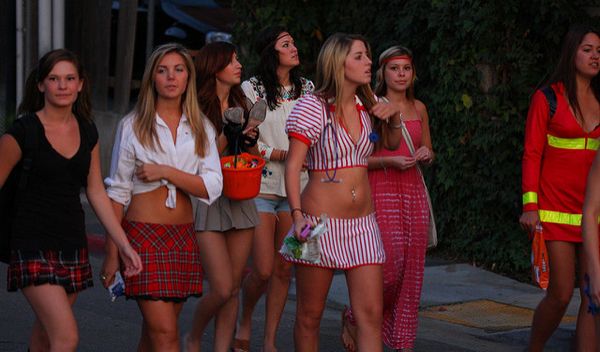 It's Halloweek At USC And We're Really Hoping NOT To See These 15 Basic Costumes Flying Around Five Points