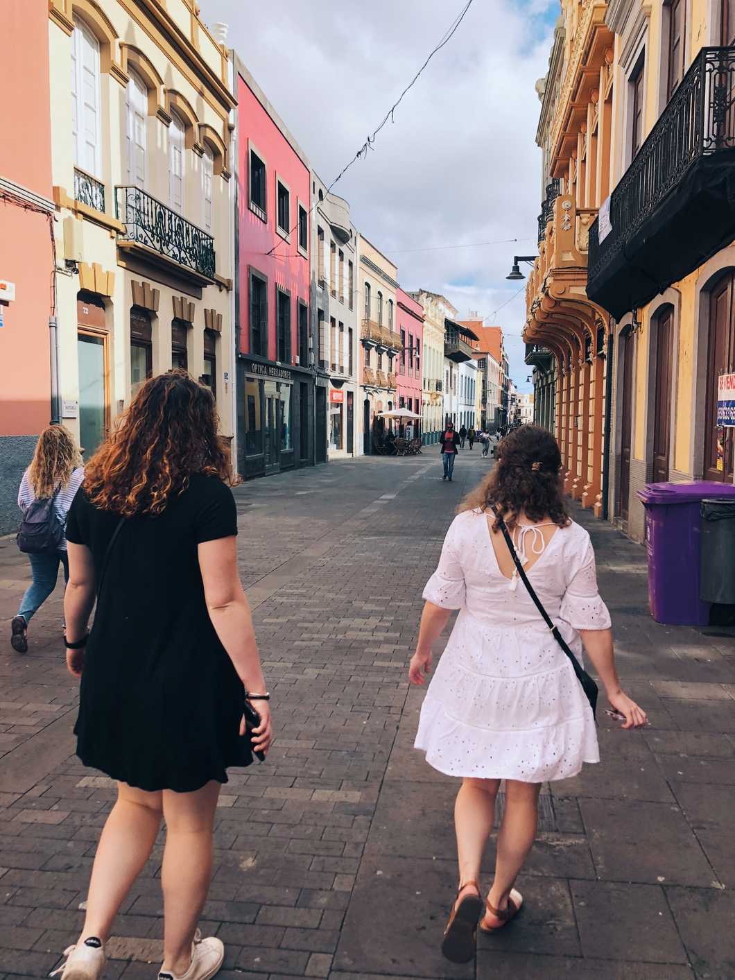 11 Ways To Travel On A Budget