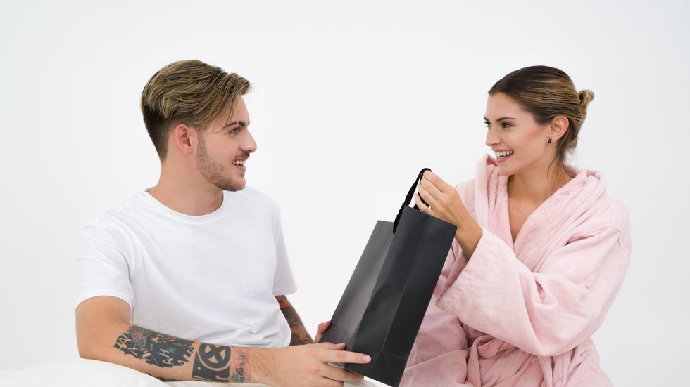 Your College Boyfriend Really Wants These 9 Things For The Holidays