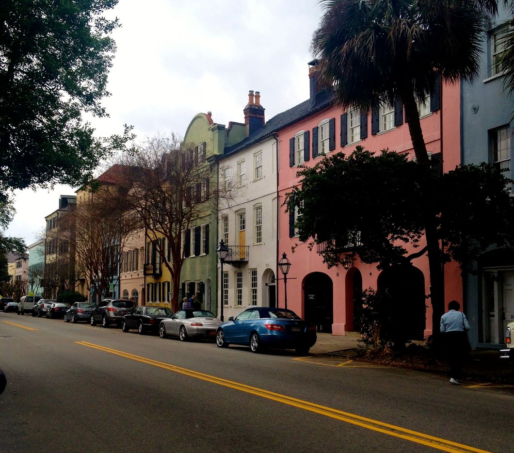 Vacationing In Charleston? Here Are 10 MUST Eats