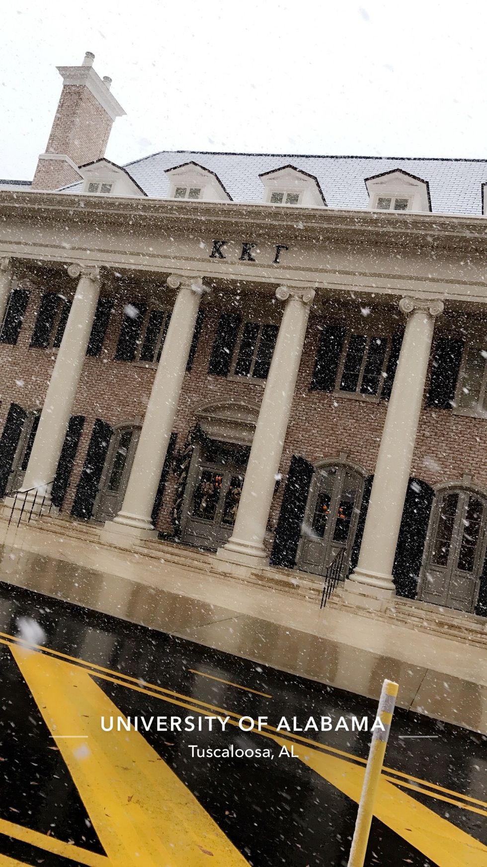 20 Binge-Worthy Shows To Watch If You Are Stuck In Tuscaloosa Over The Holidays