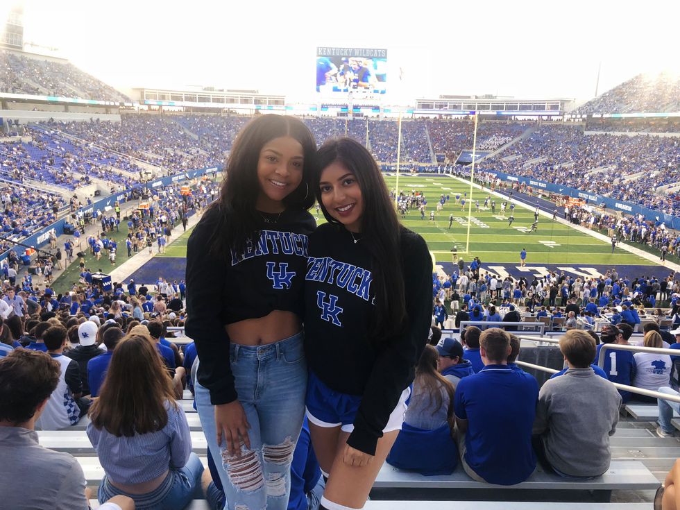 I Transitioned From An Insanely Small High School To A Huge College Campus And You Can Too