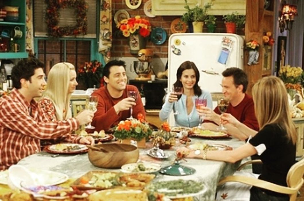 17 Ways To Have A Friendsgiving Without The Frenzy, Thanks To 'Friends'