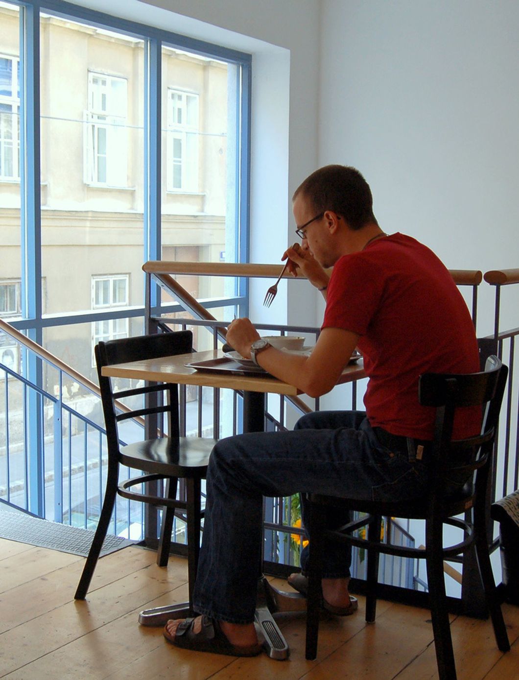 I Eat Alone In College, And It's Totally Not Weird
