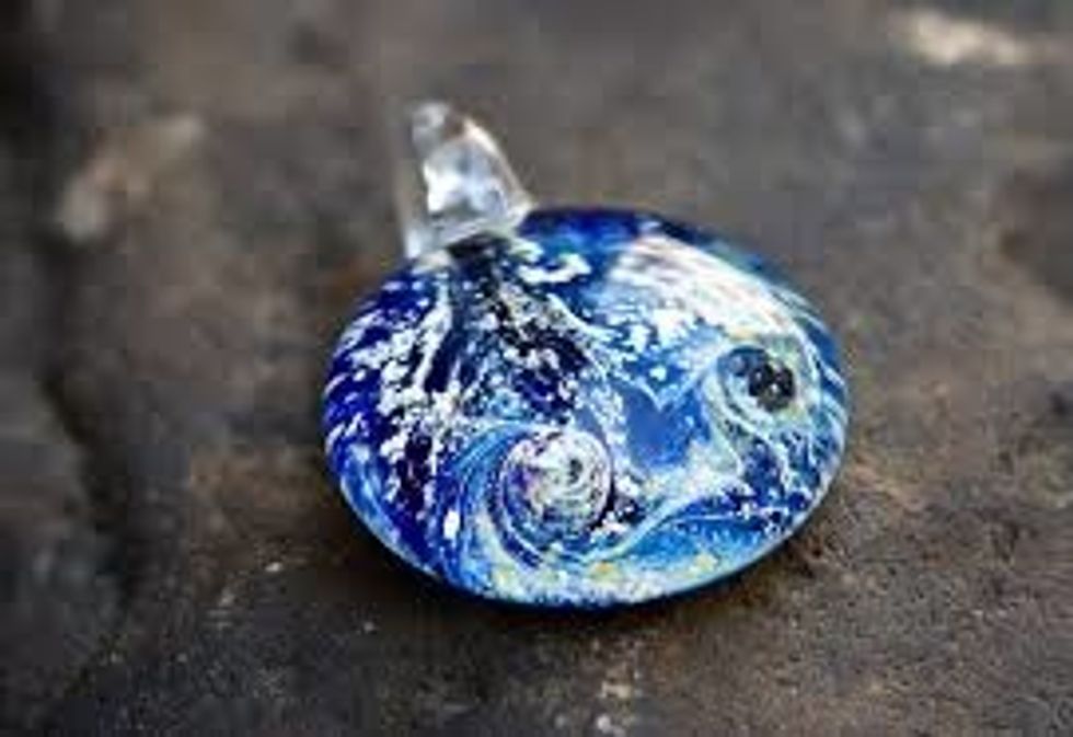 Glass Cremation Jewelry - A Uniquely Beautiful Choice