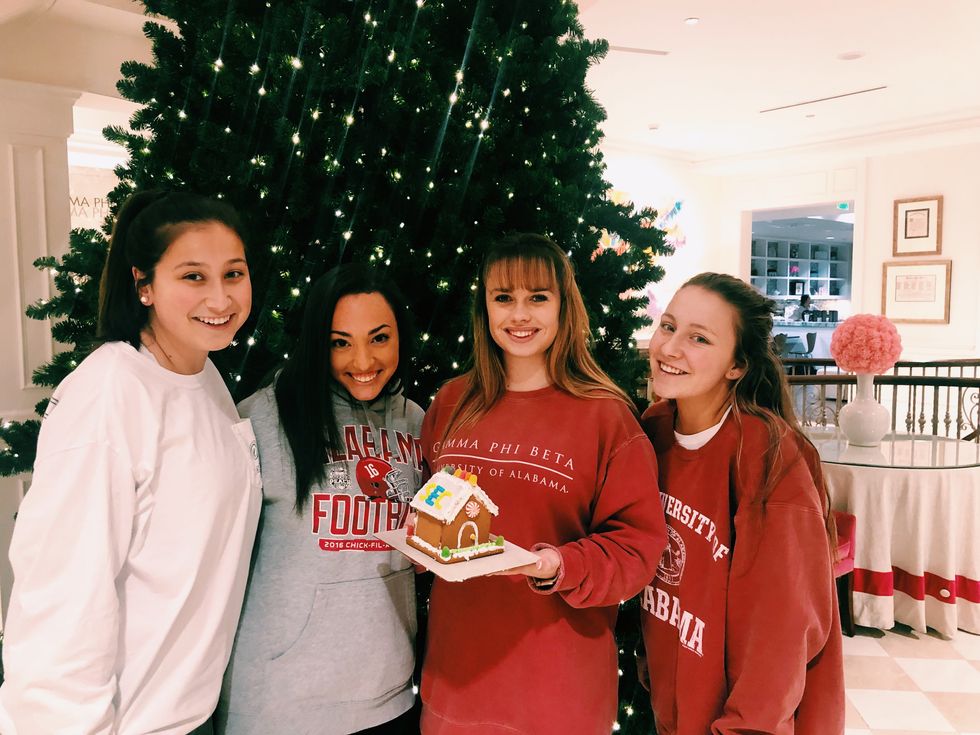 6 Creative Gifts To Get Your Roommate This Holiday Season