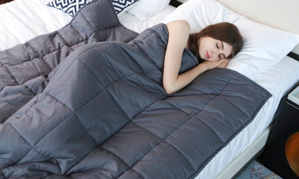 Sleeping with a weighted blanket can reduce your stress & anxiety