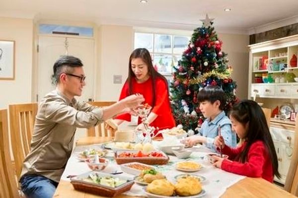 5 Things Every Asian American Knows to Be True About the Holidays