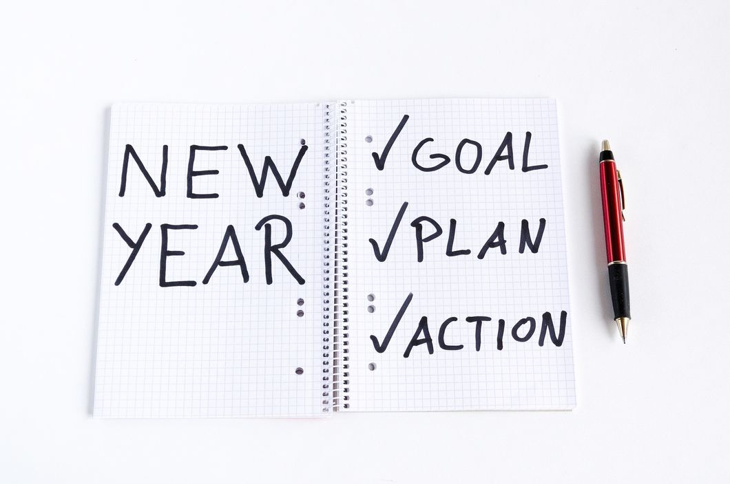 6 Habits To Pick Up Before The New Year To Improve Everyday
