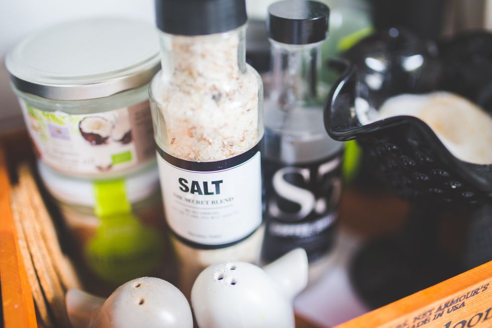 6 Alternatives to Salt to Help Cut down on Sodium