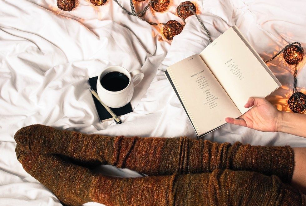 10 Thoughts Every Reading Fanatic Has When They’re Reading A New Book