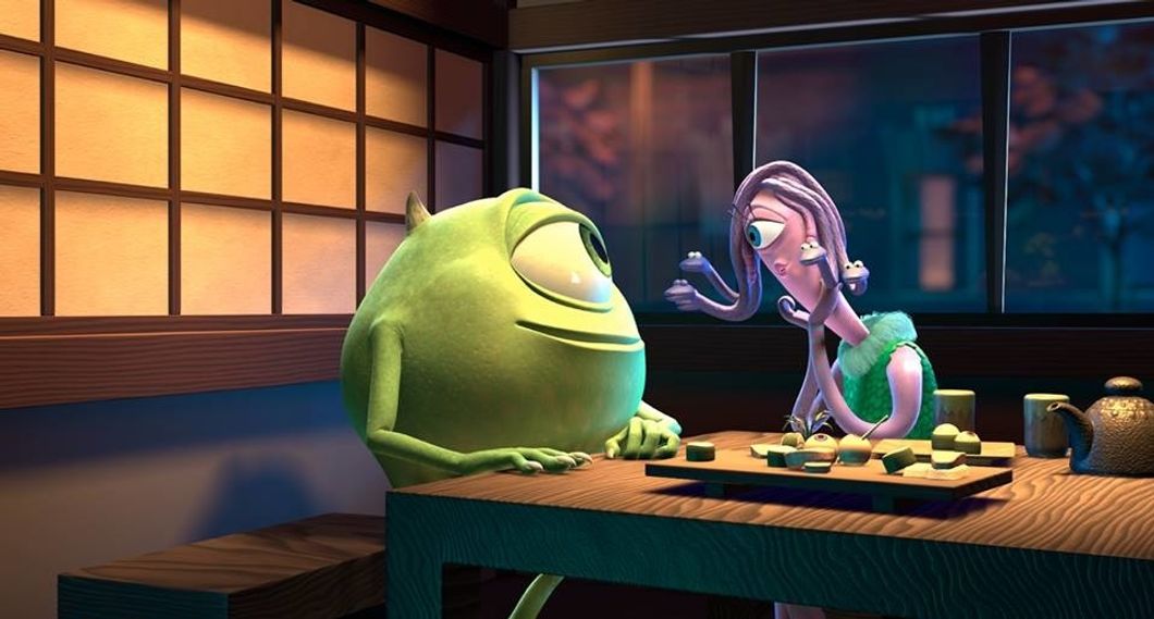 11 Ways To Flirt With Cute Strangers Without Being Creepy