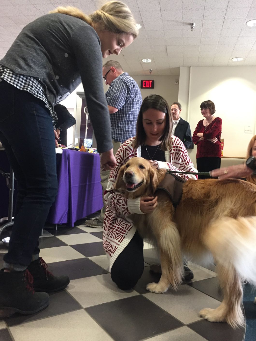To Make Finals Week A Little Less Ruff, ECU Brings Students Joy In The Form Of Four-Legged Paws
