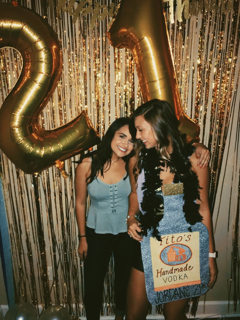 10 Reasons It's OK To Be A Single Girl In College, End Of Story